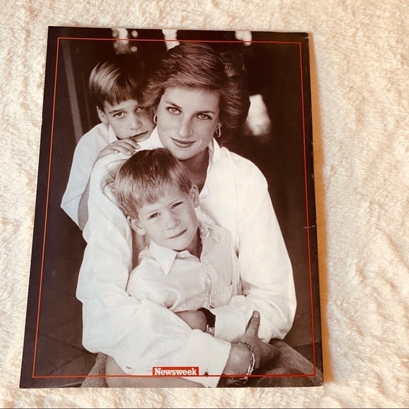 Newsweek Commemorative Edition- Diana A Celebration Of Her Life - Picture 2 of 3
